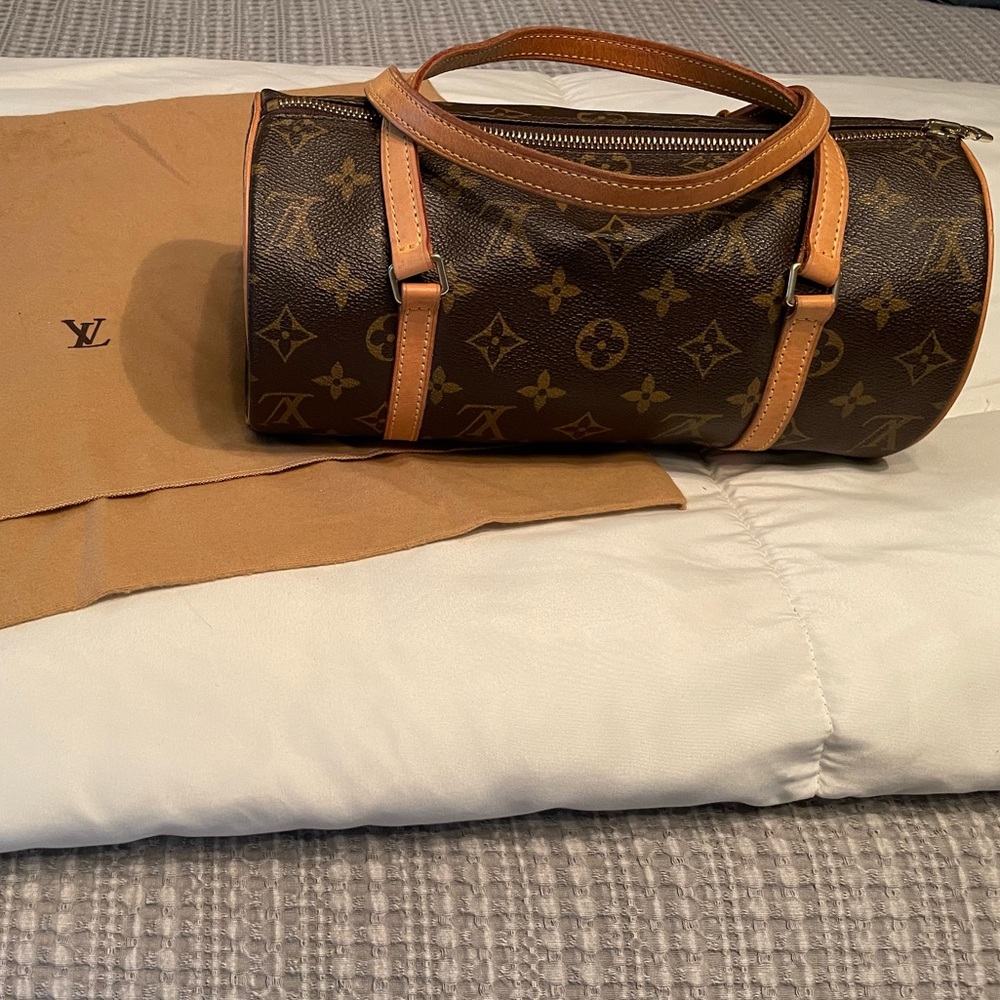 Authentic Louis Vuitton LV cylinder roll purse with protector bag EUC